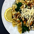 spinach lemon pasta with toasted almonds