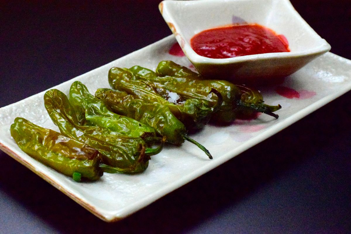blistered shisito peppers :: by radish*rose