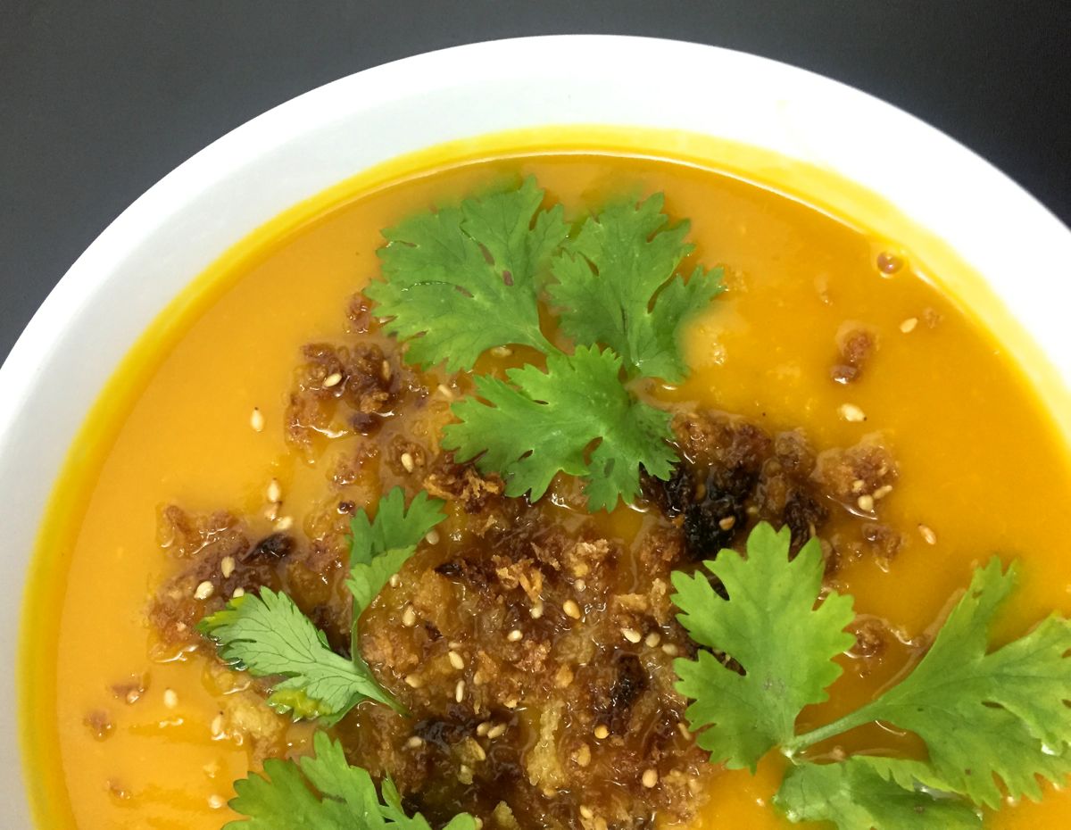 sesame kabocha soup with crunchy maple topping :: by radish*rose